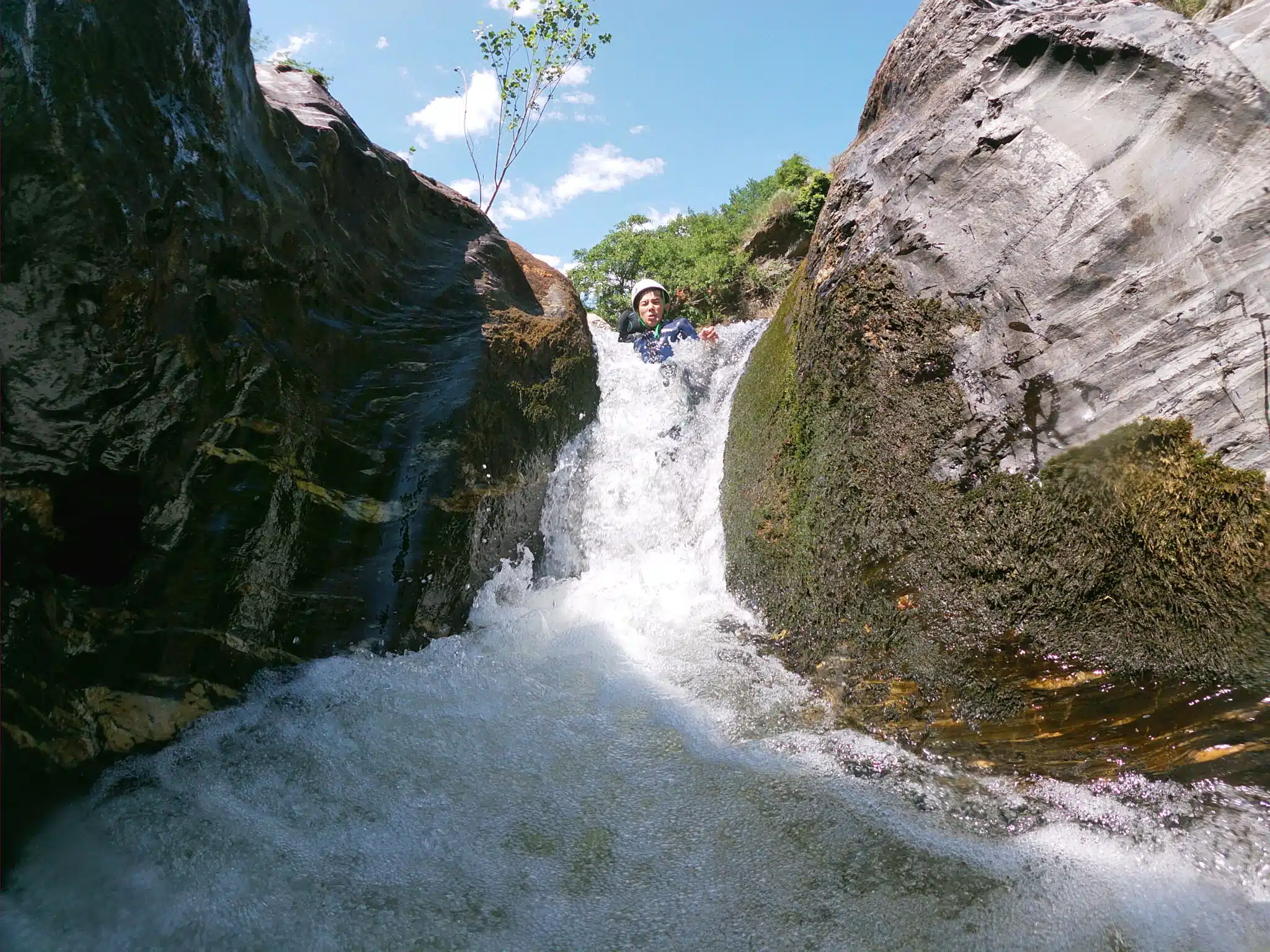 Canyoning découverte en Aveyron près de Millau sortie encadrée